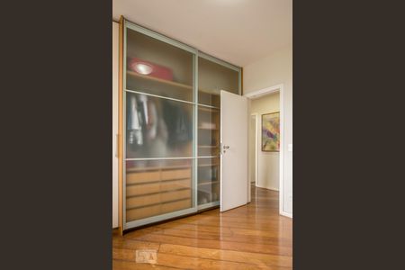 Apartamento para alugar com 160m², 4 quartos e 3 vagas Apartamento para alugar com 160m², 4 quartos e 3 vagasQuarto 2