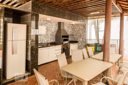 Apartamento para alugar com 160m², 4 quartos e 3 vagas Apartamento para alugar com 160m², 4 quartos e 3 vagasÁrea comum - Churrasqueira