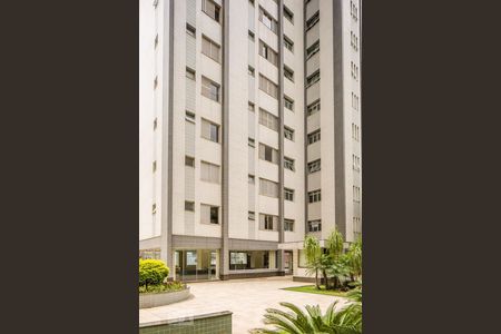 Apartamento para alugar com 160m², 4 quartos e 3 vagas Apartamento para alugar com 160m², 4 quartos e 3 vagasFachada