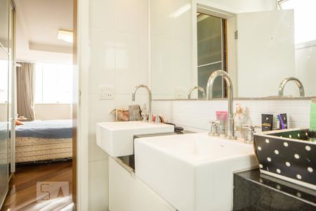 Apartamento para alugar com 160m², 4 quartos e 3 vagas Apartamento para alugar com 160m², 4 quartos e 3 vagasBanheiro do Quarto 4