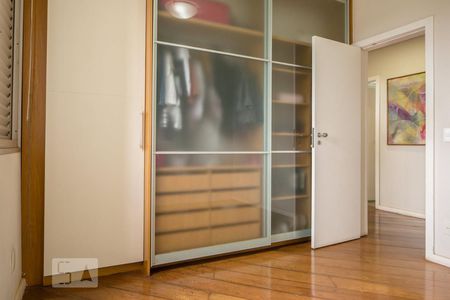 Apartamento para alugar com 160m², 4 quartos e 3 vagas Apartamento para alugar com 160m², 4 quartos e 3 vagasQuarto 2