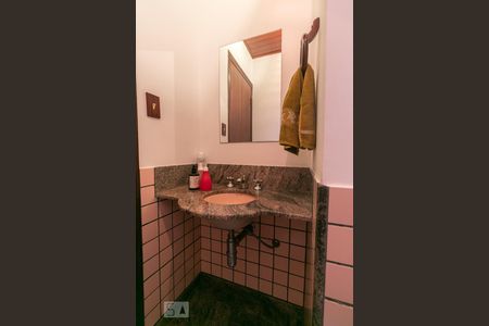 Casa à venda com 198m², 4 quartos e 3 vagas Casa à venda com 198m², 4 quartos e 3 vagasBanheiro 4