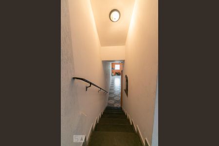 Casa à venda com 198m², 4 quartos e 3 vagas Casa à venda com 198m², 4 quartos e 3 vagasEscadas Salão de Festas