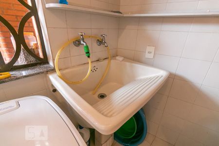 Casa à venda com 198m², 4 quartos e 3 vagas Casa à venda com 198m², 4 quartos e 3 vagasEdícula / Área de Serviço