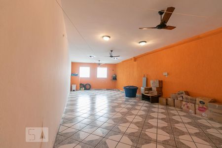 Casa à venda com 198m², 4 quartos e 3 vagas Casa à venda com 198m², 4 quartos e 3 vagasSalão de Festas