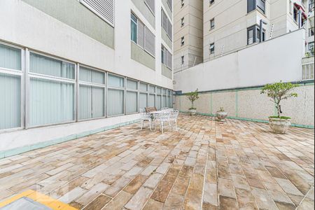 Apartamento à venda com 199m², 3 quartos e 2 vagasQuintal nos Fundos