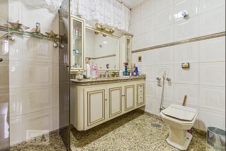 Apartamento à venda com 199m², 3 quartos e 2 vagasBanheiro da Suite 1