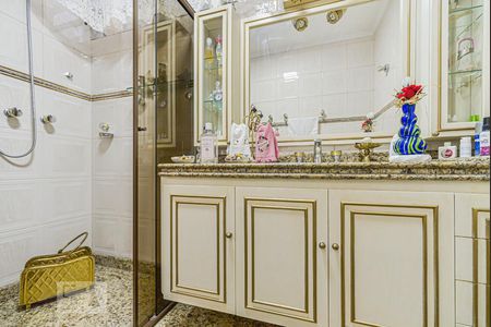 Apartamento à venda com 199m², 3 quartos e 2 vagasBanheiro da Suite 1