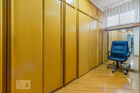 Apartamento à venda com 199m², 3 quartos e 2 vagasQuarto 