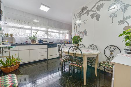 Apartamento à venda com 199m², 3 quartos e 2 vagasCozinha