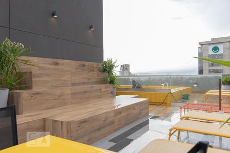 Studio à venda com 25m², 1 quarto e sem vaga Studio à venda com 25m², 1 quarto e sem vagaÁrea comum - Piscina