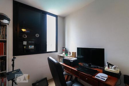 Apartamento à venda com 126m², 4 quartos e 2 vagasQuarto 4