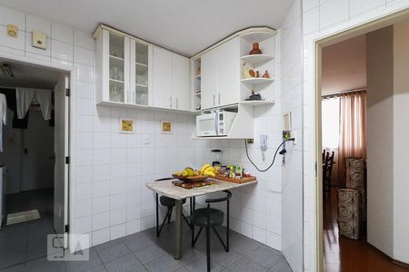 Apartamento à venda com 126m², 4 quartos e 2 vagasCozinha