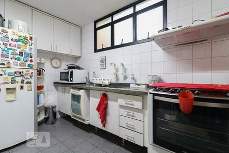 Apartamento à venda com 126m², 4 quartos e 2 vagasCozinha