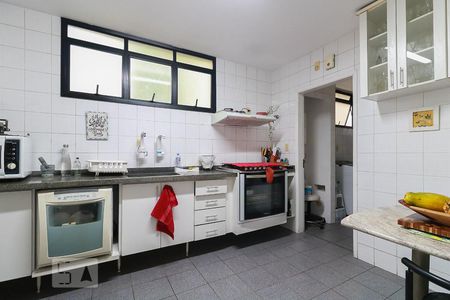 Apartamento à venda com 126m², 4 quartos e 2 vagasCozinha