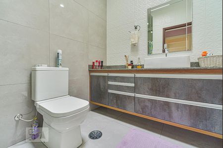 Casa à venda com 302m², 3 quartos e 4 vagasBanheiro da Suite 1