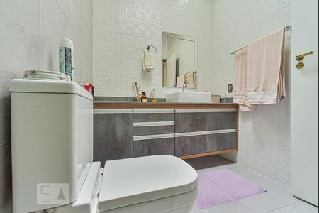 Casa à venda com 302m², 3 quartos e 4 vagasBanheiro da Suite 1