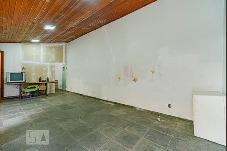 Casa à venda com 302m², 3 quartos e 4 vagasSalão de Festas