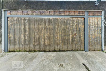 Casa à venda com 302m², 3 quartos e 4 vagasFachada