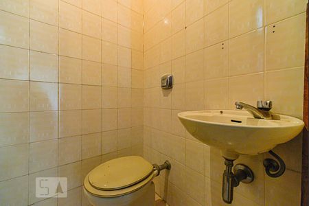 Casa à venda com 302m², 3 quartos e 4 vagasBanheiro de Serviço