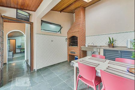 Casa à venda com 302m², 3 quartos e 4 vagasChurrasqueira