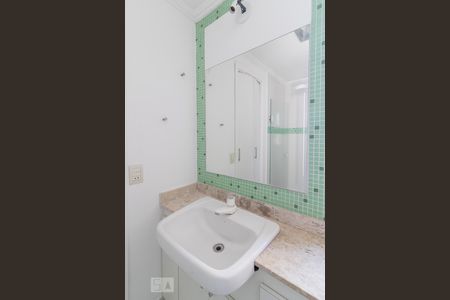 Apartamento para alugar com 53m², 2 quartos e 2 vagas Apartamento para alugar com 53m², 2 quartos e 2 vagasBanheiro