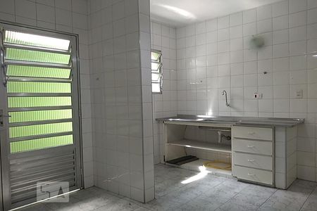 Casa à venda com 145m², 2 quartos e 2 vagas Casa à venda com 145m², 2 quartos e 2 vagasCozinha