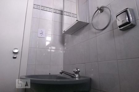 Casa à venda com 145m², 2 quartos e 2 vagas Casa à venda com 145m², 2 quartos e 2 vagasBanheiro