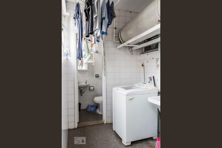 Apartamento à venda com 120m², 3 quartos e 1 vaga Apartamento à venda com 120m², 3 quartos e 1 vagaLavanderia