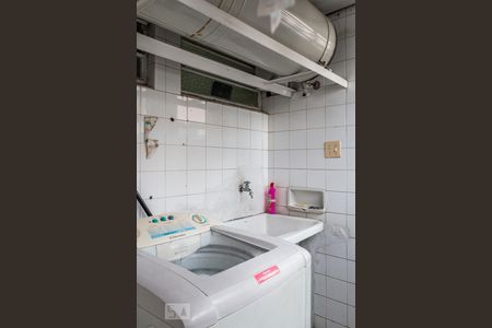 Apartamento à venda com 120m², 3 quartos e 1 vaga Apartamento à venda com 120m², 3 quartos e 1 vagaLavanderia