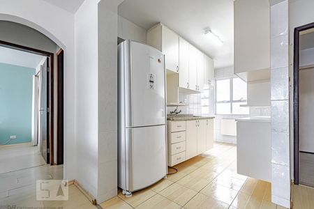 Cozinha de apartamento para alugar com 2 quartos, 72m² em Bacacheri, Curitiba