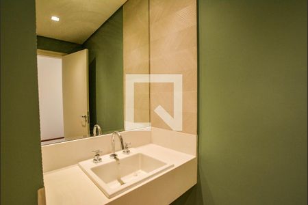 Apartamento para alugar com 136m², 3 quartos e 3 vagas Apartamento para alugar com 136m², 3 quartos e 3 vagasBanheiro da Suíte 1