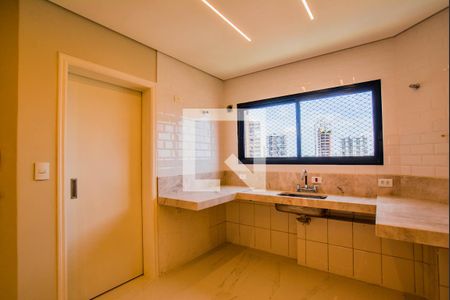 Apartamento para alugar com 136m², 3 quartos e 3 vagas Apartamento para alugar com 136m², 3 quartos e 3 vagasCozinha e Área de Serviço