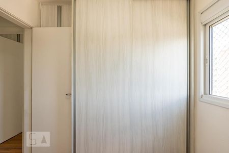 Quarto 2 de apartamento para alugar com 3 quartos, 74m² em Vila Arcádia, São Paulo