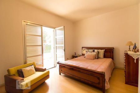 Casa à venda com 230m², 3 quartos e 2 vagas Casa à venda com 230m², 3 quartos e 2 vagasQuarto 1