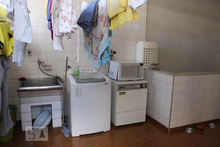 Casa à venda com 330m², 4 quartos e 5 vagasÁrea de Serviço