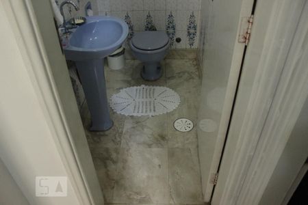 Casa à venda com 330m², 4 quartos e 5 vagasLavabo da Cozinha