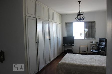 Casa à venda com 330m², 4 quartos e 5 vagasSuíte