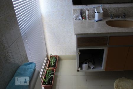 Casa à venda com 330m², 4 quartos e 5 vagasBanheiro Suíte