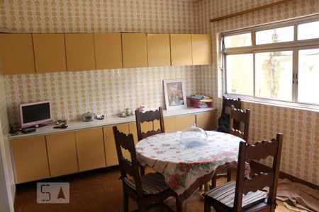 Casa à venda com 330m², 4 quartos e 5 vagasCozinha