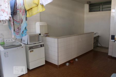 Casa à venda com 330m², 4 quartos e 5 vagasÁrea de Serviço