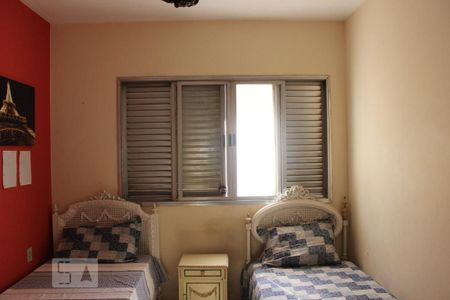 Casa à venda com 330m², 4 quartos e 5 vagasQuarto 2