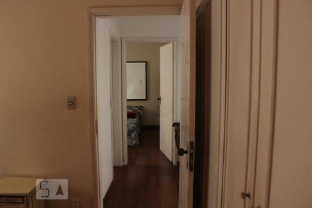 Casa à venda com 330m², 4 quartos e 5 vagasQuarto 2