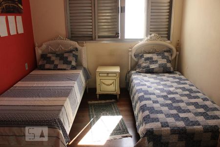 Casa à venda com 330m², 4 quartos e 5 vagasQuarto 2