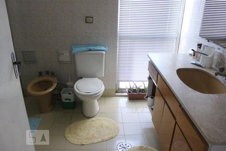 Casa à venda com 330m², 4 quartos e 5 vagasBanheiro Suíte