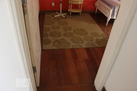 Casa à venda com 330m², 4 quartos e 5 vagasQuarto 2