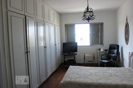 Casa à venda com 330m², 4 quartos e 5 vagasSuíte