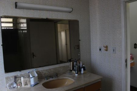 Casa à venda com 330m², 4 quartos e 5 vagasBanheiro Suíte