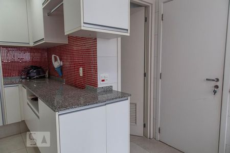 Apartamento à venda com 179m², 3 quartos e 3 vagas Apartamento à venda com 179m², 3 quartos e 3 vagasÁrea de Serviço