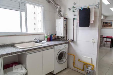 Apartamento à venda com 179m², 3 quartos e 3 vagas Apartamento à venda com 179m², 3 quartos e 3 vagasÁrea de Serviço
